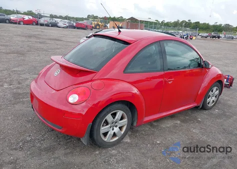 2007 Volkswagen New Beetle 2.5 z USA, uszkodzony, nr VIN 3VWRW31C77M521978